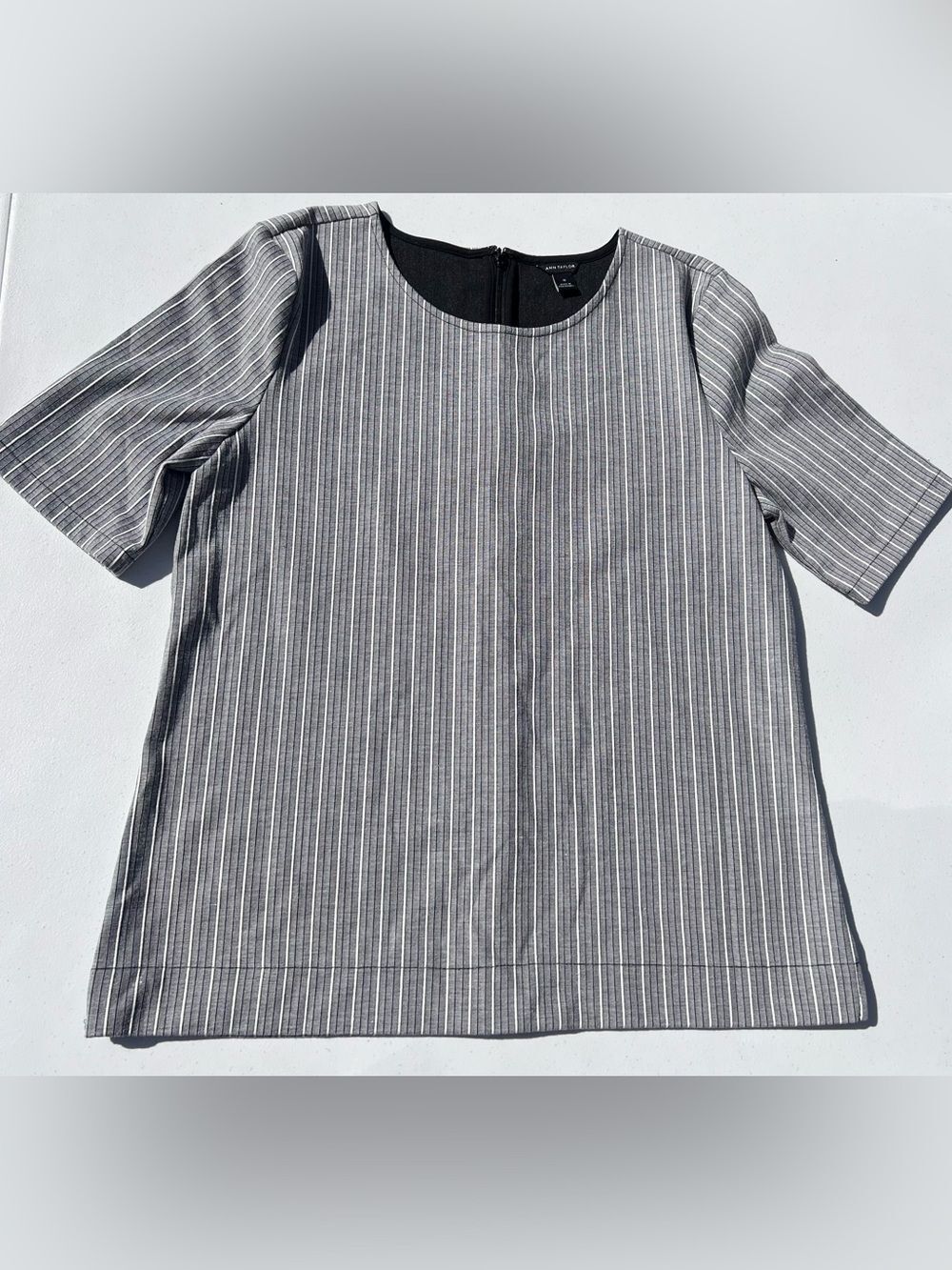 Ann Taylor Gray Pinstripe Crewneck Tunic Top